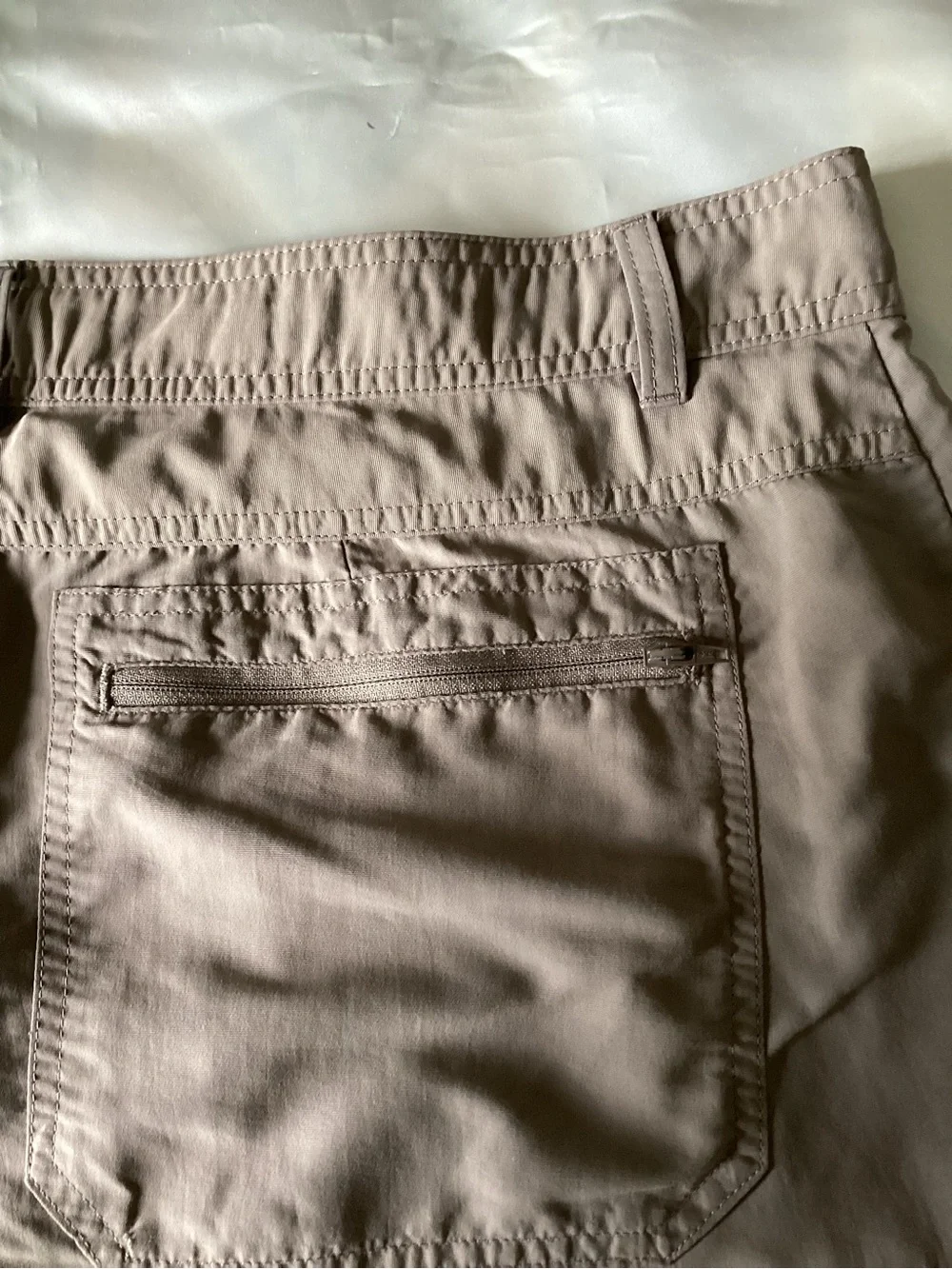 Men’s‎ Cabela’s tan cargo shorts 40x30